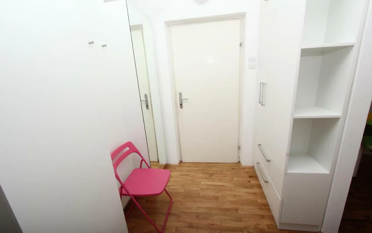 Apartments Paris Rovigno 0*,